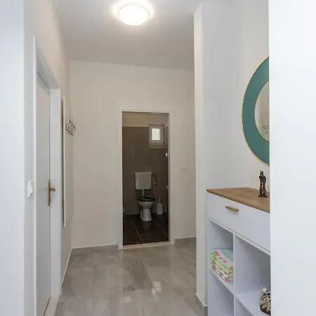 Oleander Apartment *
