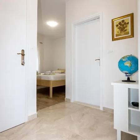 Oleander Apartment